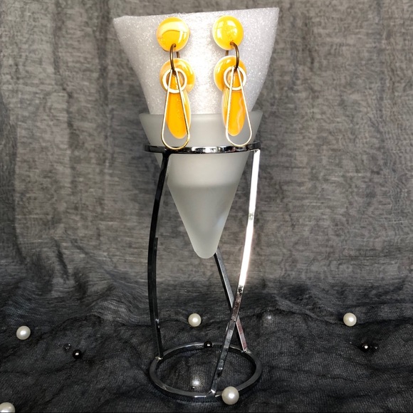 VINTAGE, BRIGHT YELLOW, WHITE, & SPLASHES OF GOLD ON ACRYLIC EARRINGS - Picture 2 of 5